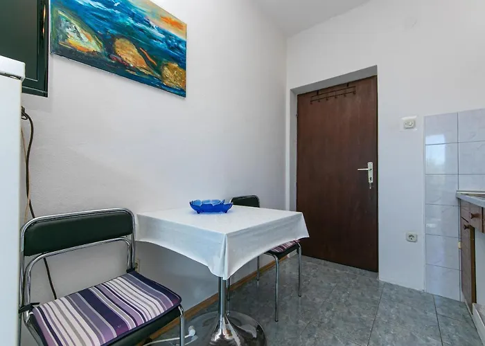 14708b Apartment Gradac (Split-Dalmatia)